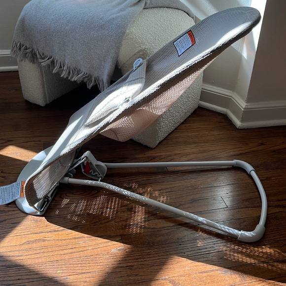 *Like New*Baby Bjorn Bliss Mesh Bouncer - Picture 3 of 10